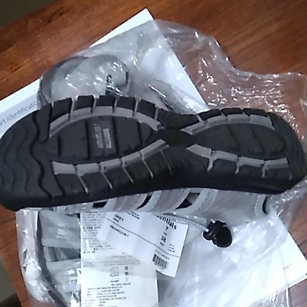 Amazon Essentials Size 7 - Picture 9 of 16